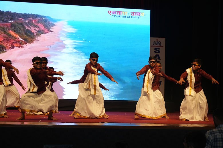 https://saraswat.creativediva.in/wp-content/uploads/2026/09/589084_71243a795beb4fec8dbb43772b4924c1mv2.jpg